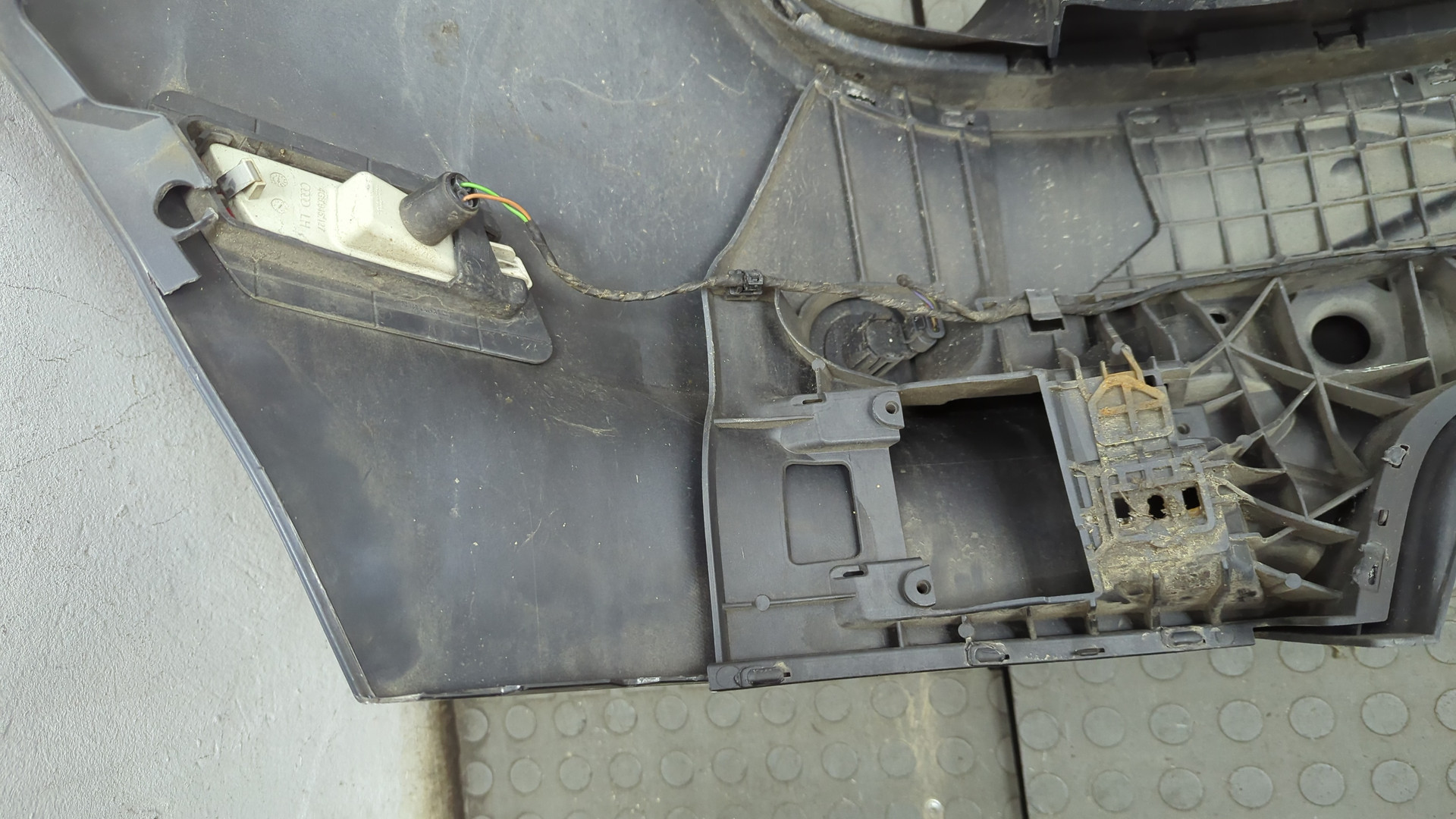 Бампер задний