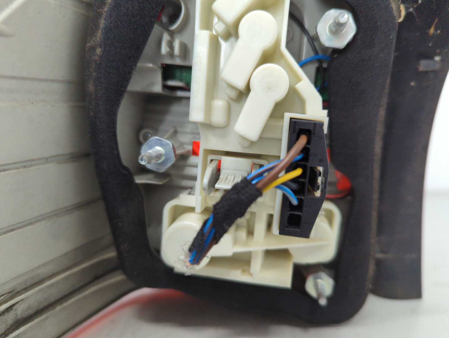 Фонарь задний правый