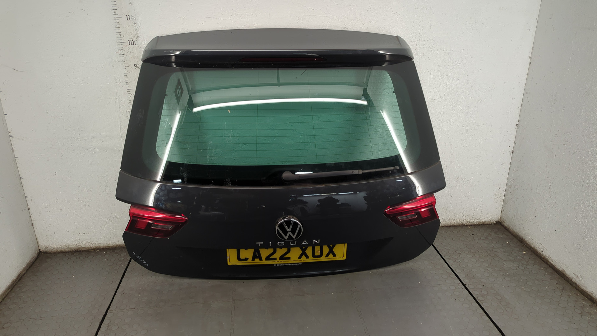 Дверь багажника