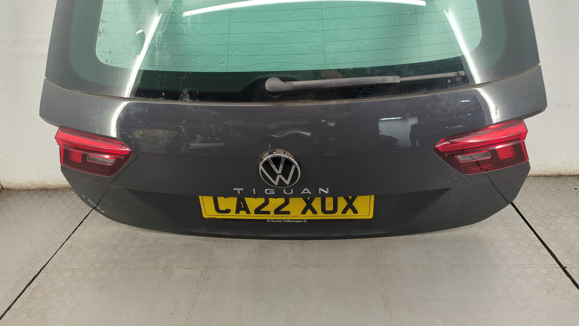 Дверь багажника