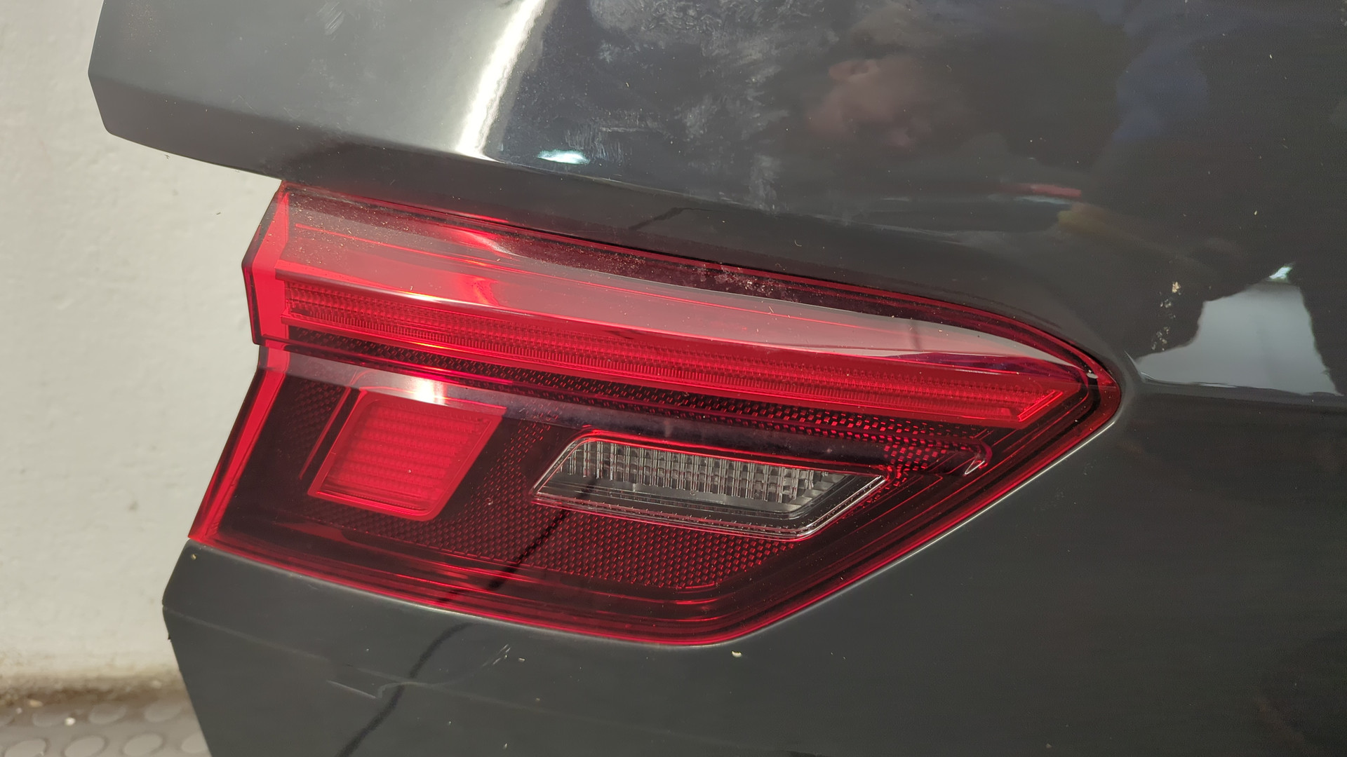 Дверь багажника