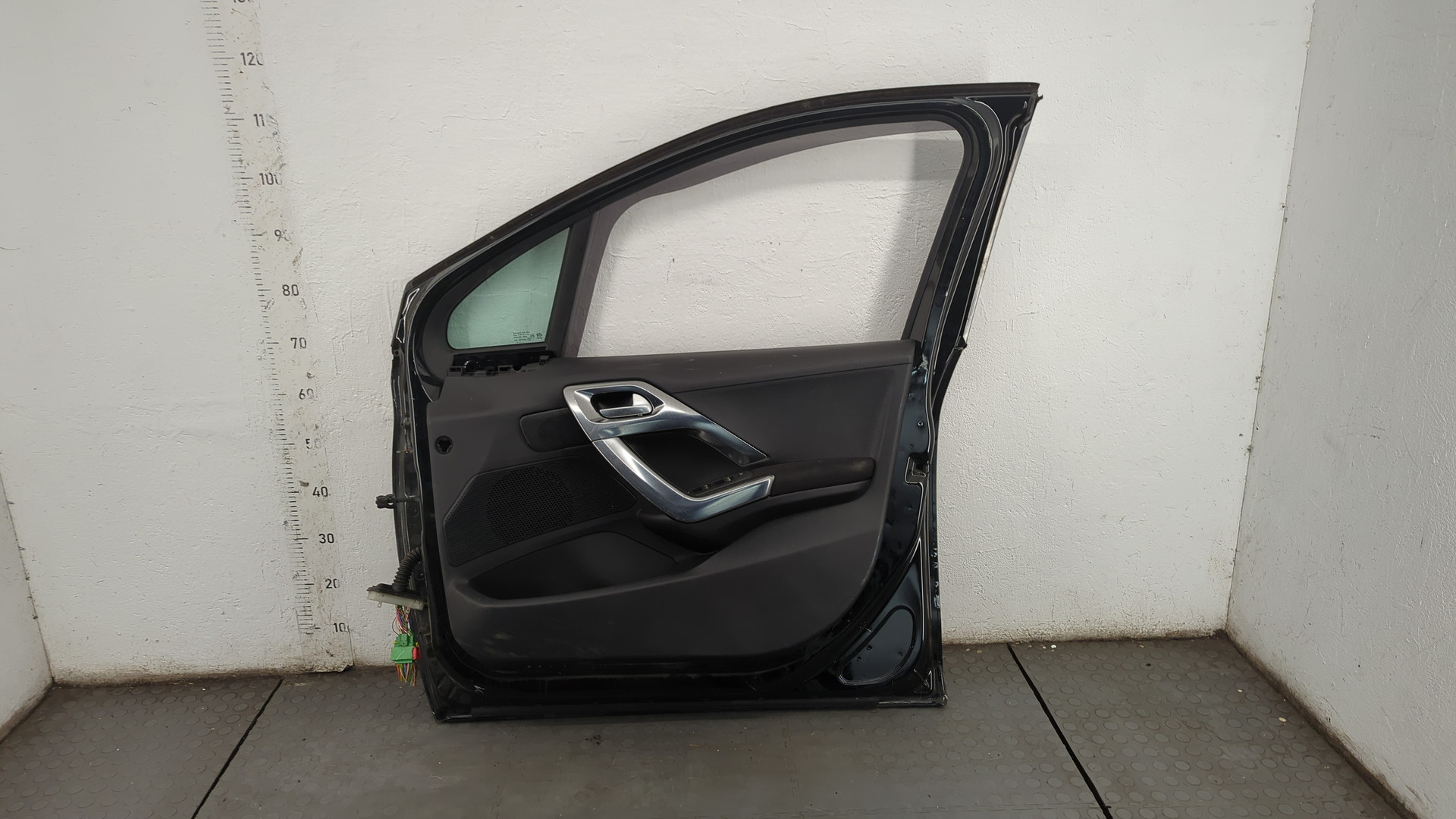 Дверь передняя правая