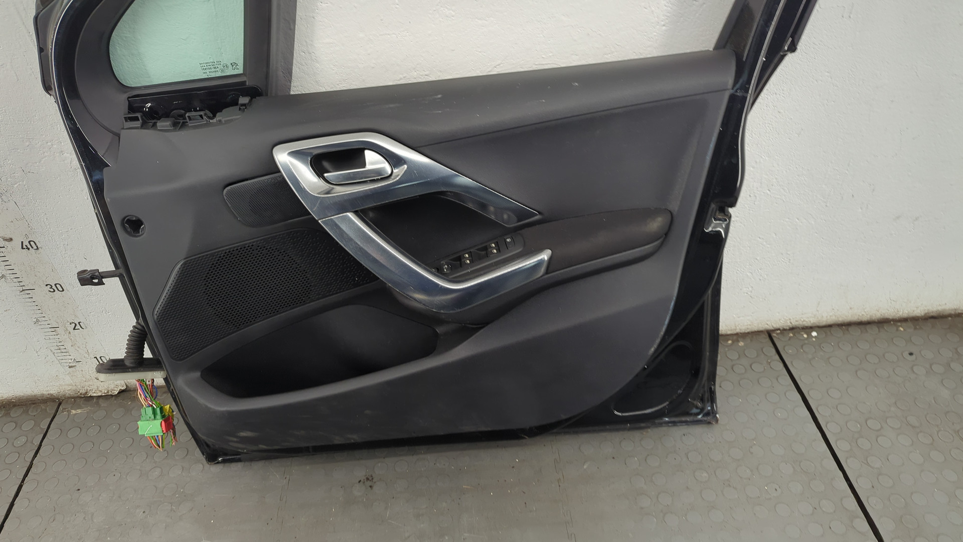 Дверь передняя правая