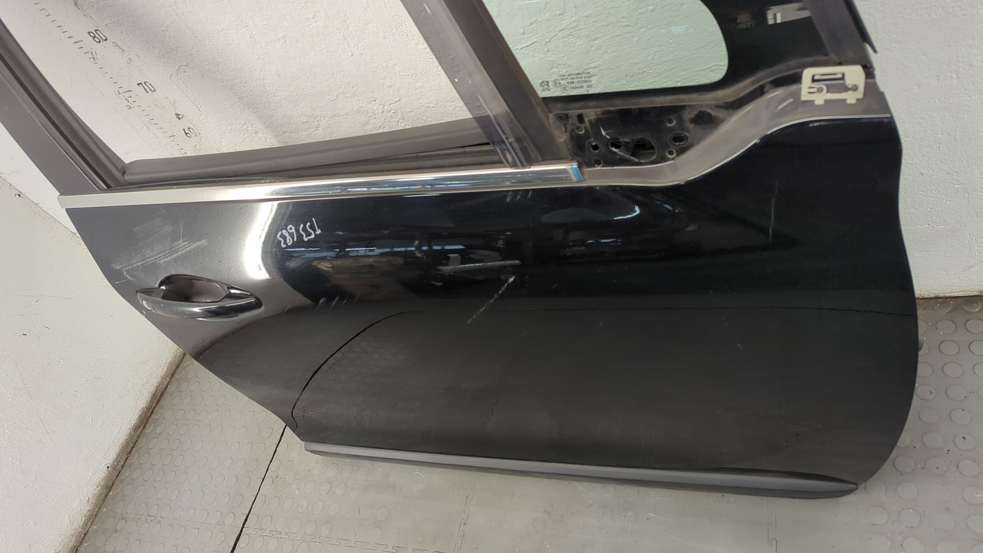 Дверь передняя правая