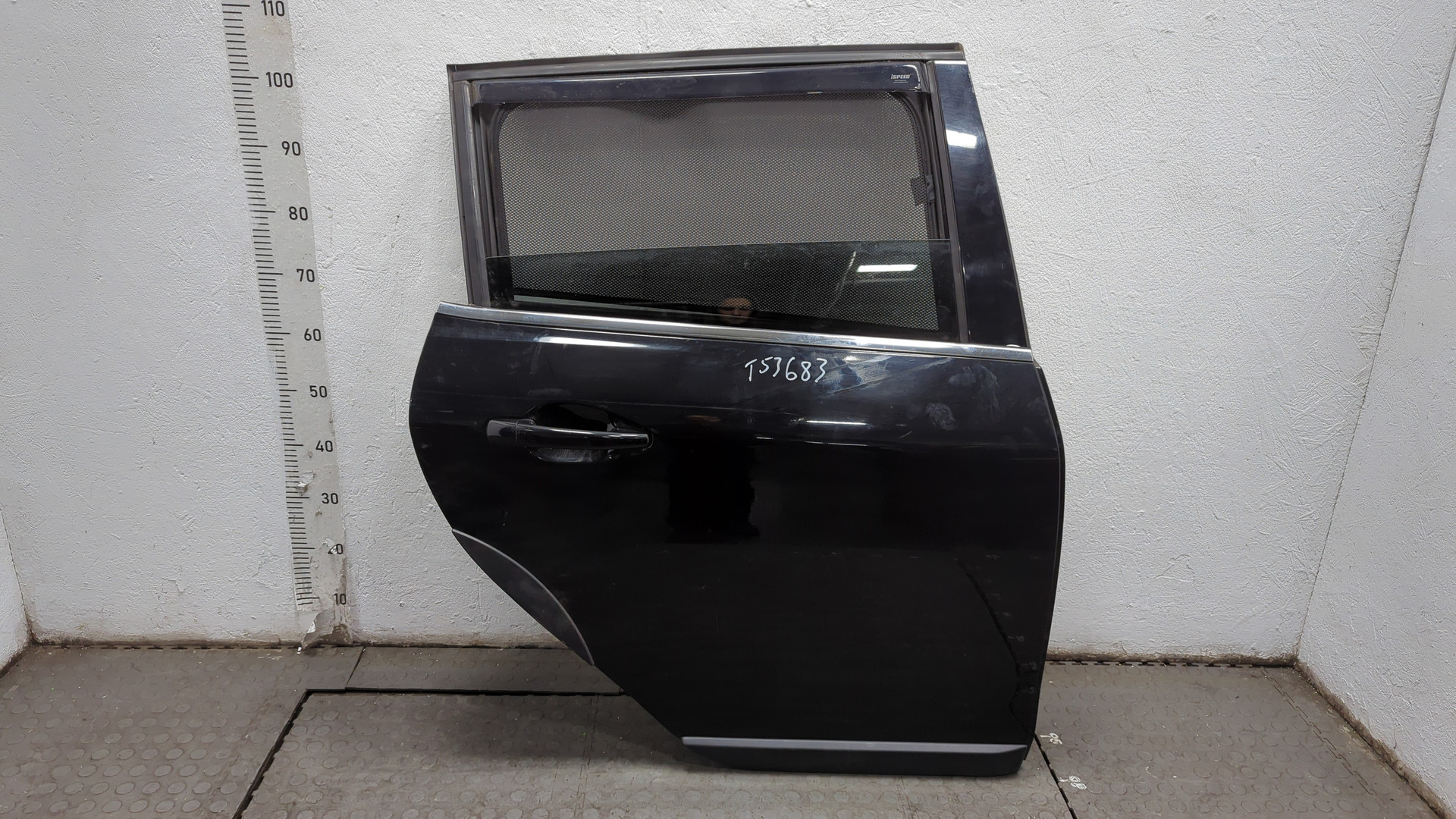 Дверь задняя правая