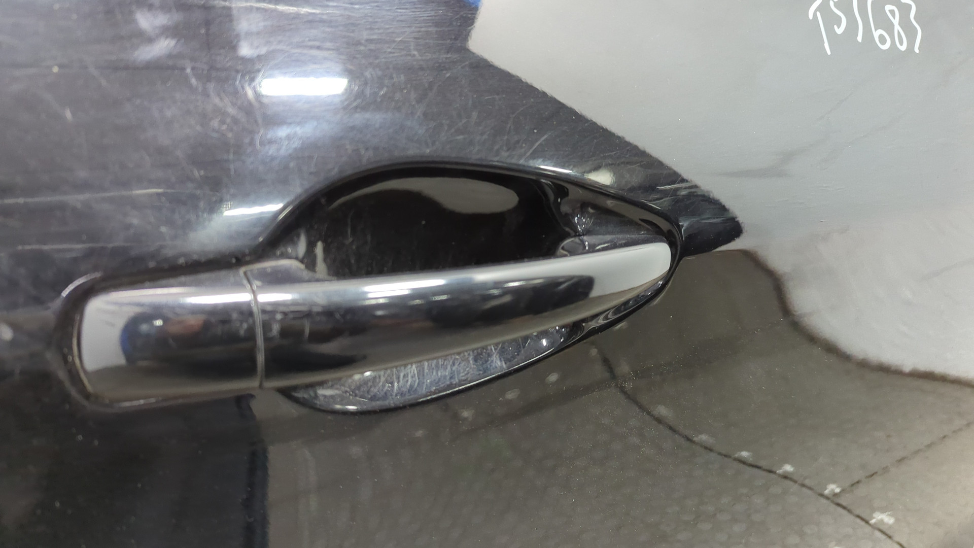 Дверь задняя правая