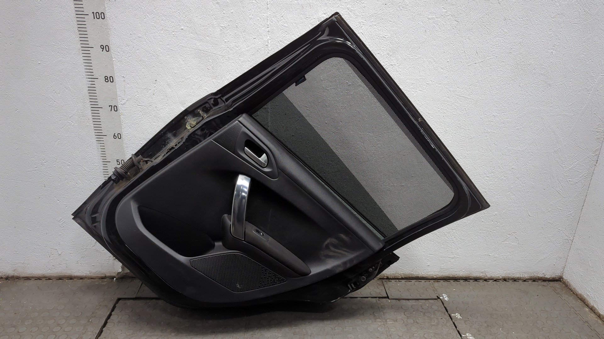 Дверь задняя правая