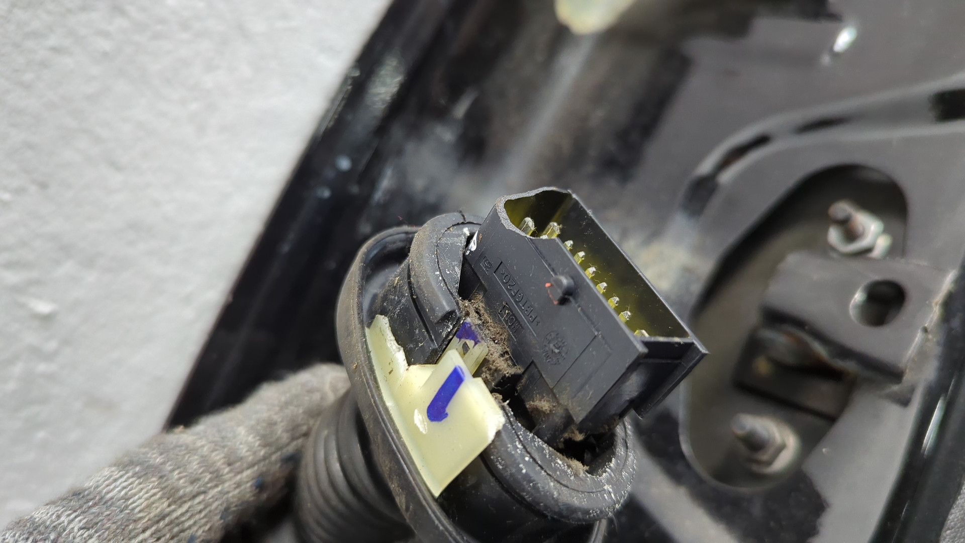 Дверь задняя правая