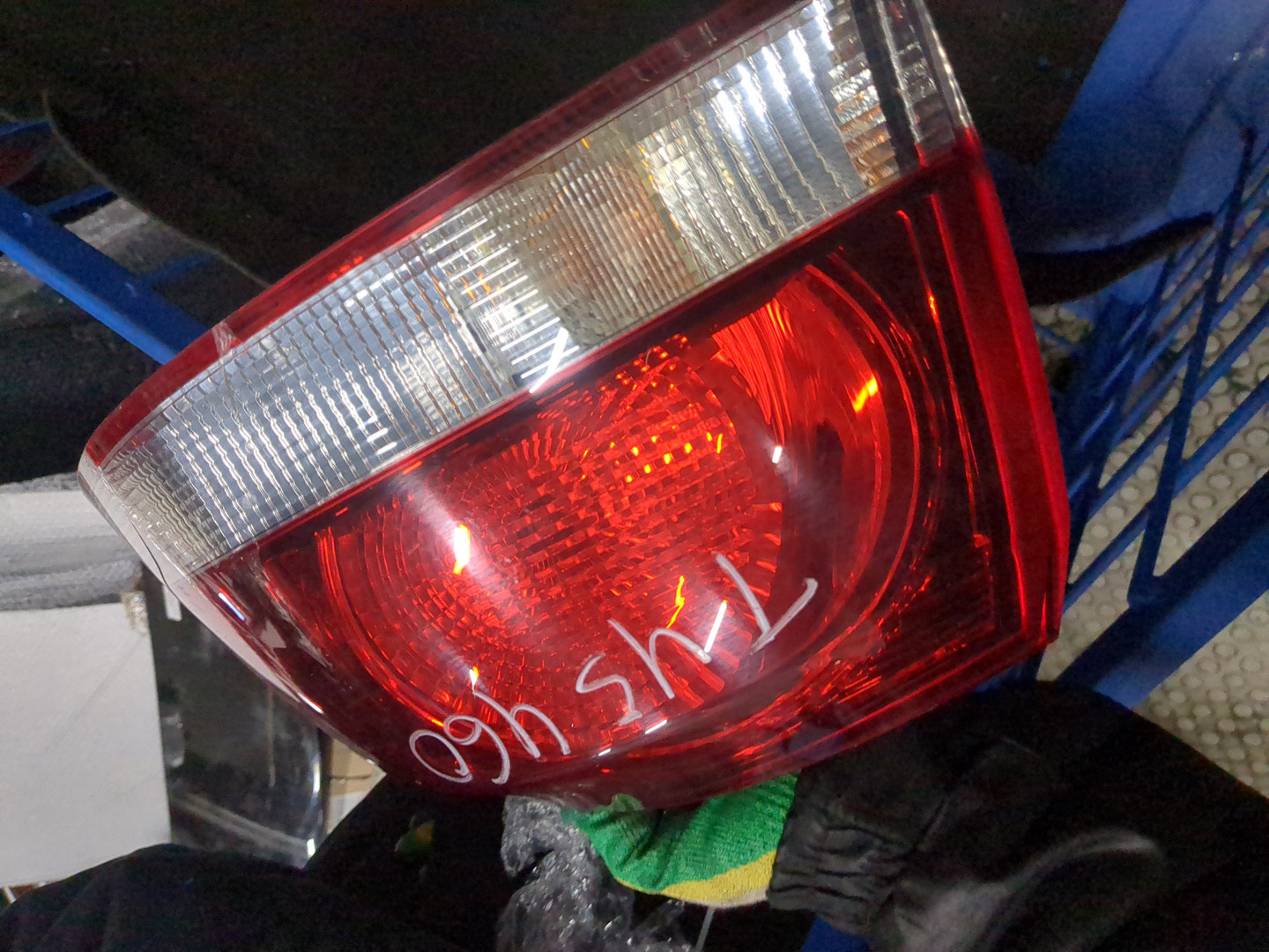 Фонарь задний правый