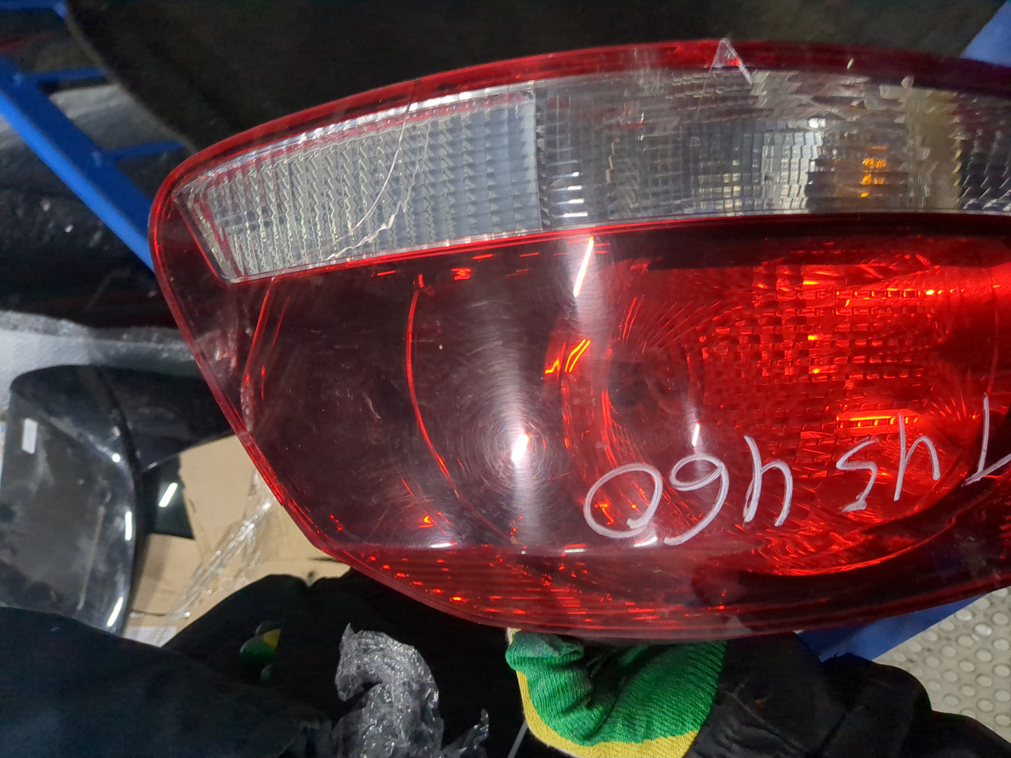 Фонарь задний правый