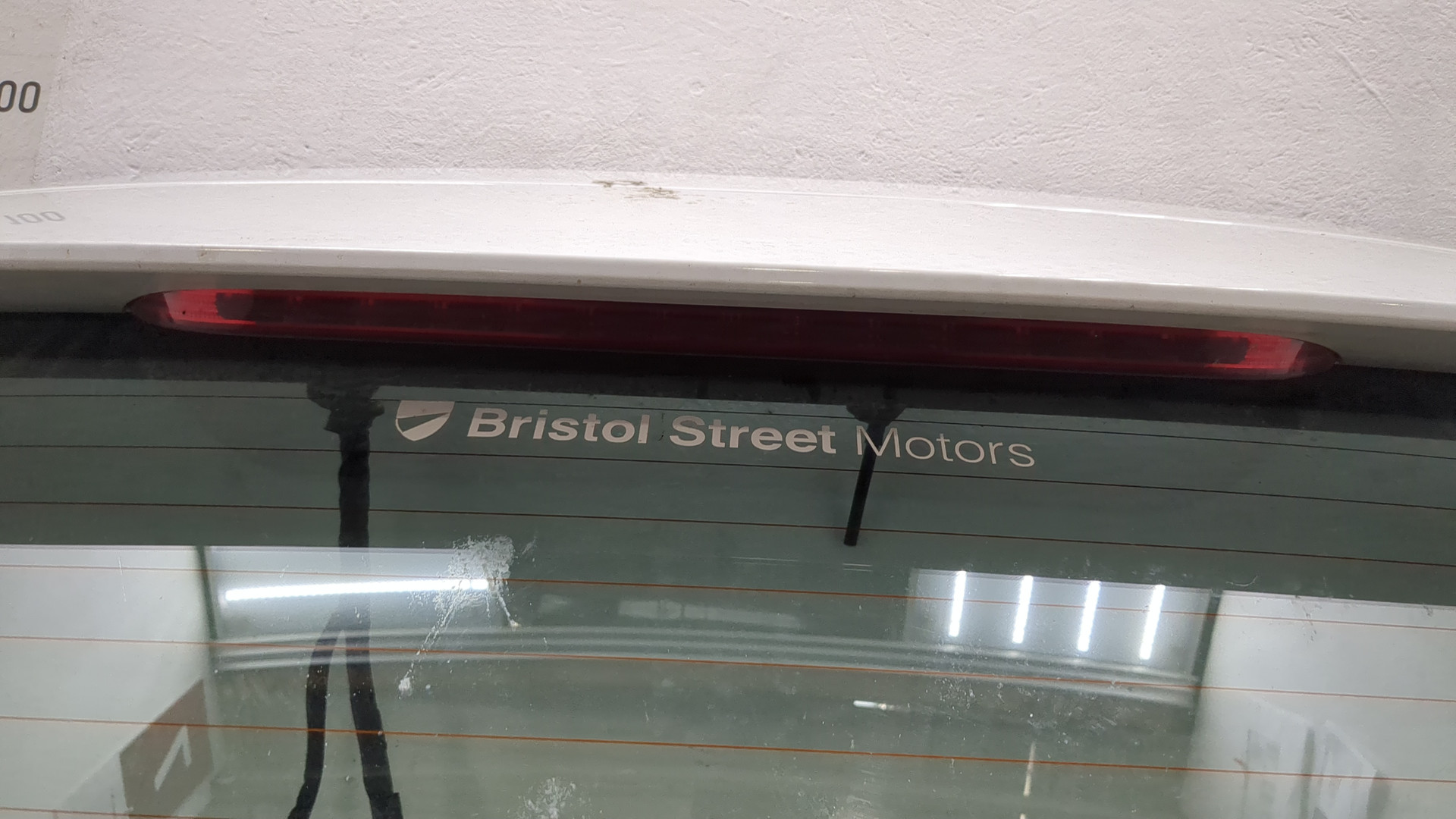 Дверь багажника