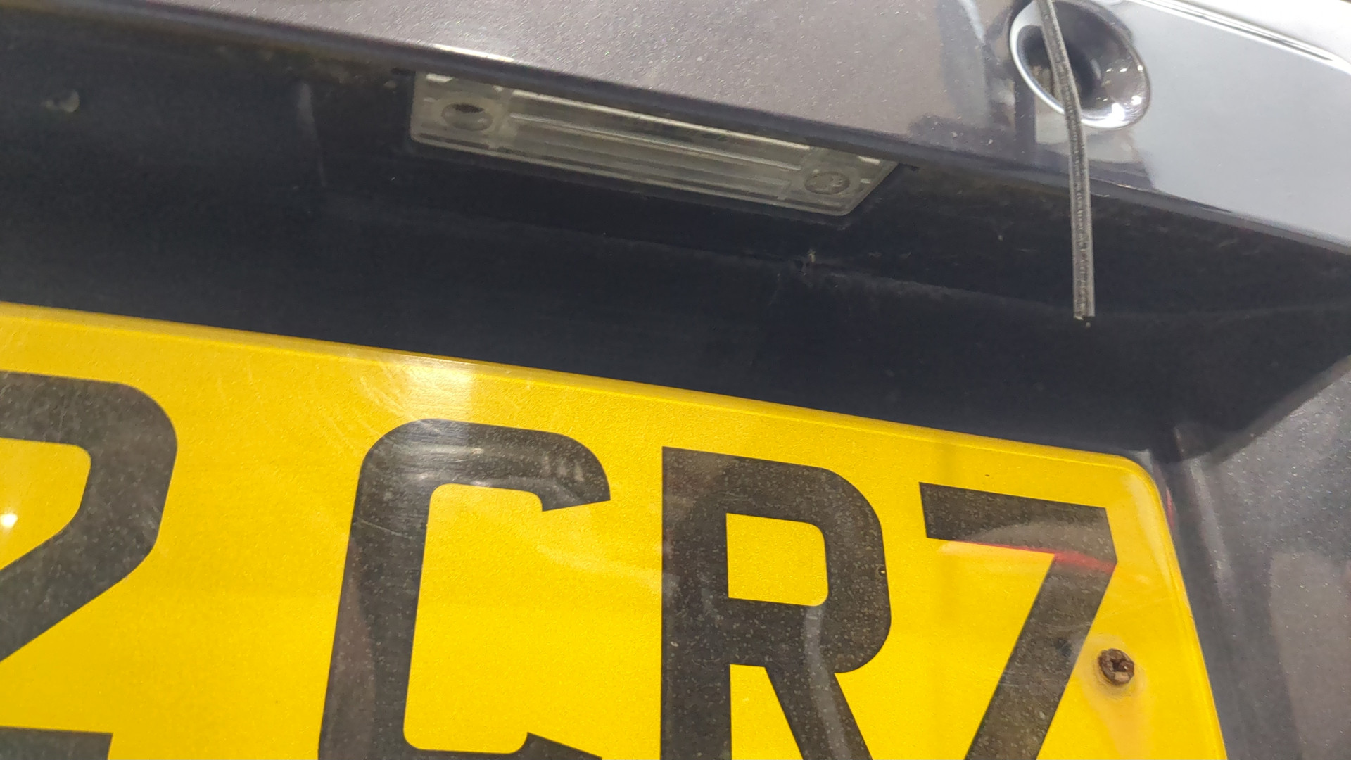 Дверь багажника