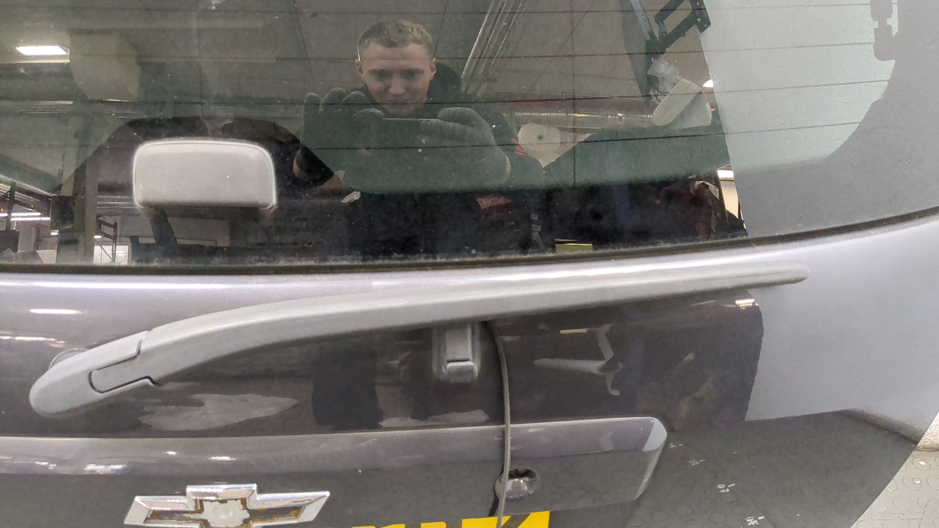 Дверь багажника