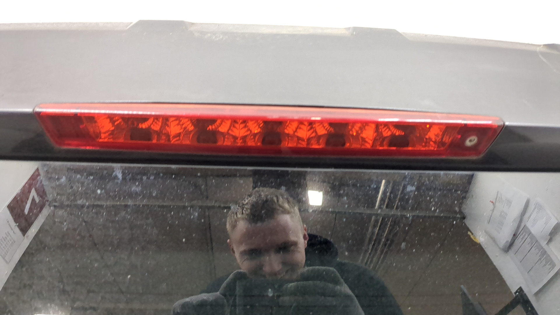 Дверь багажника