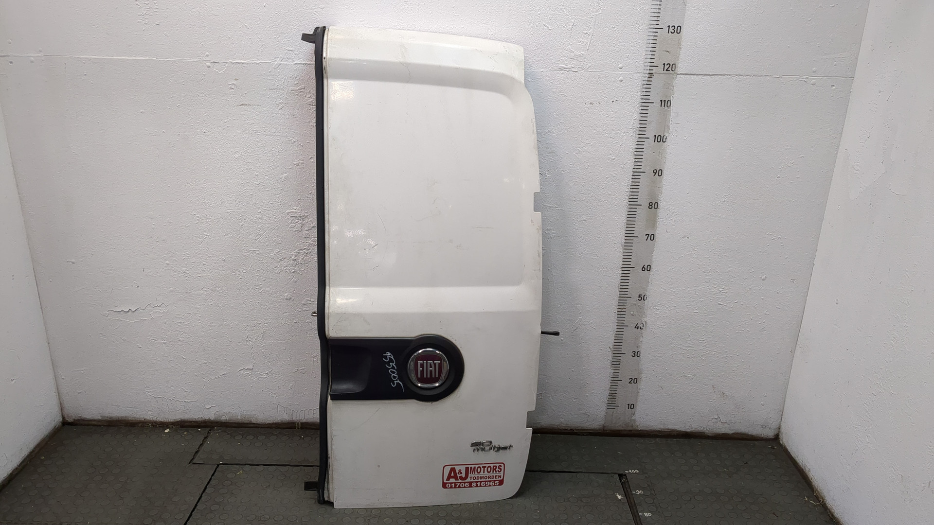 Дверь багажника правая