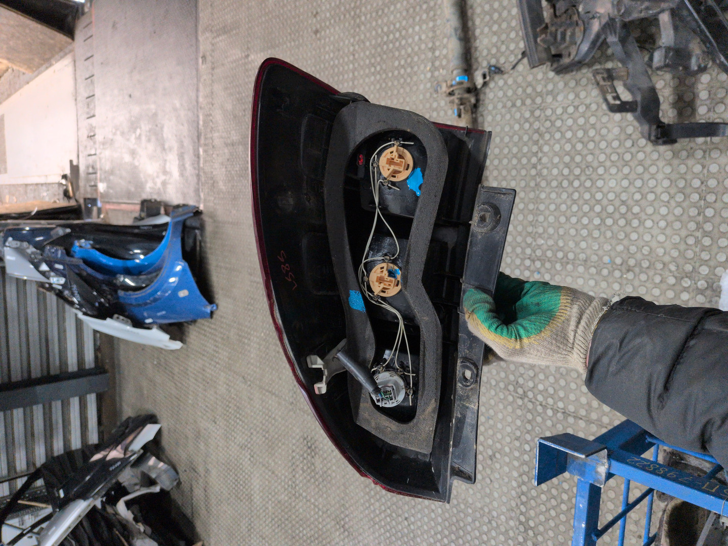 Фонарь задний левый