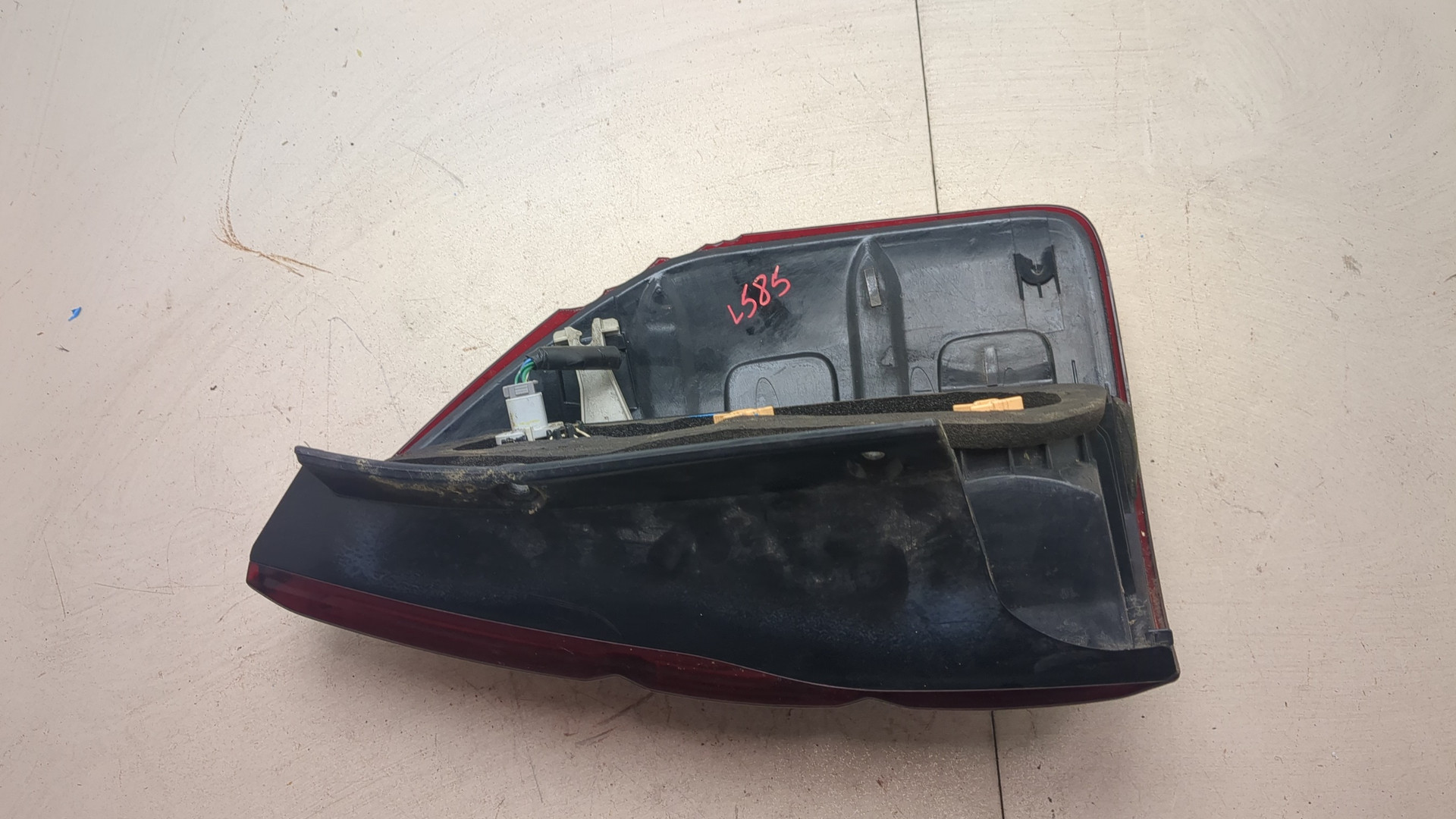 Фонарь задний левый