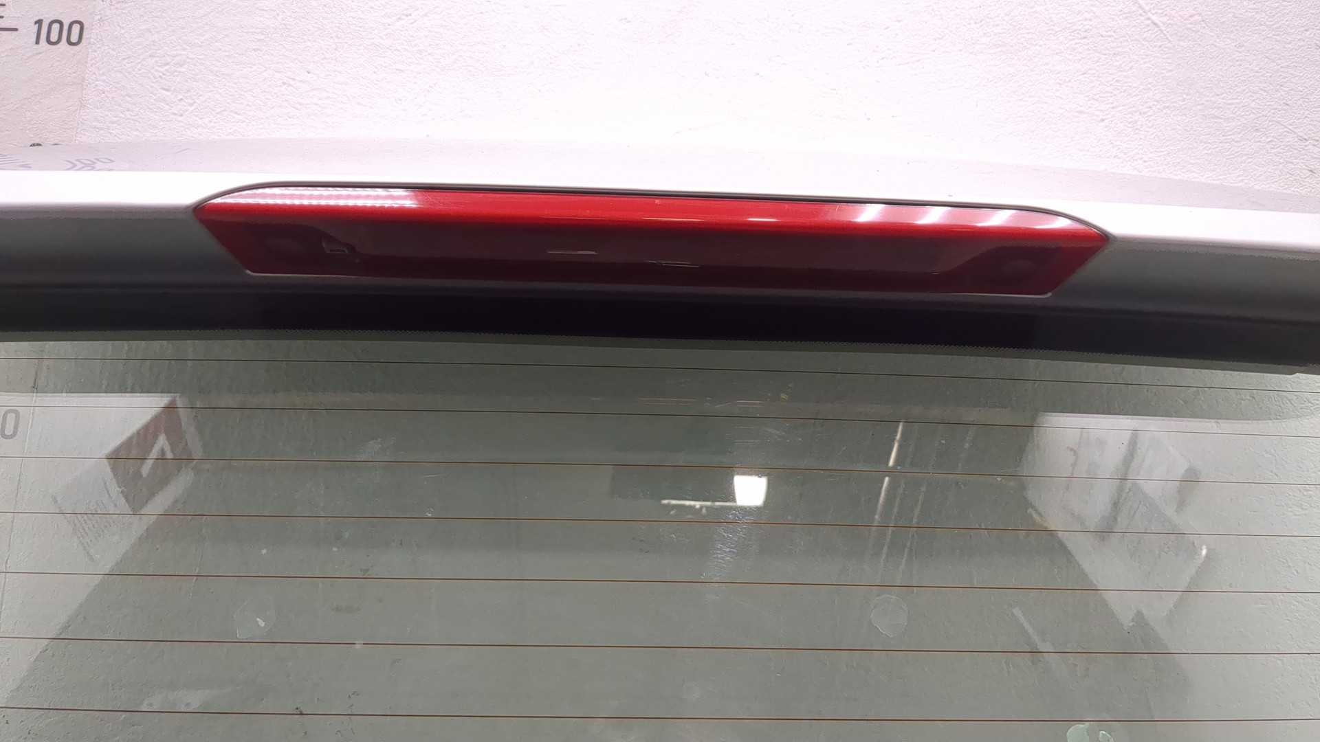 Дверь багажника