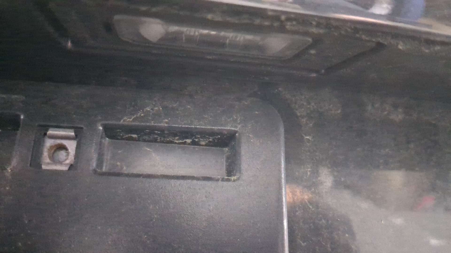 Дверь багажника