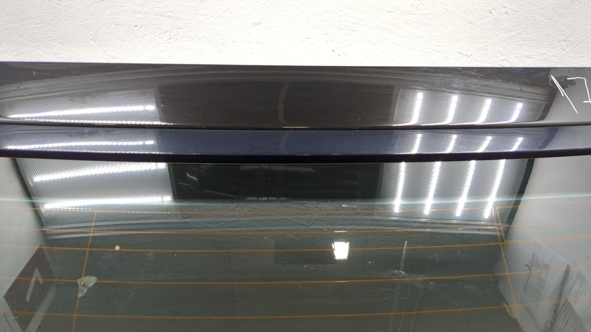 Дверь багажника