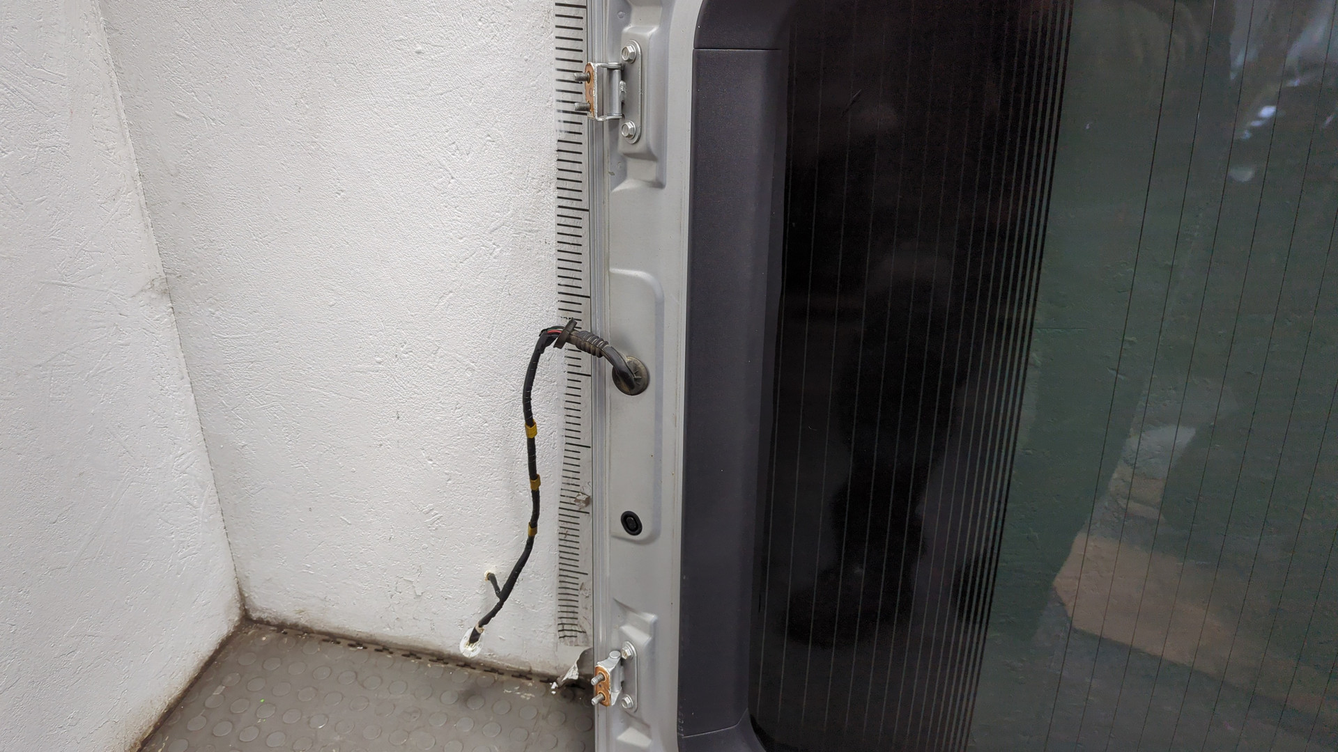 Дверь багажника