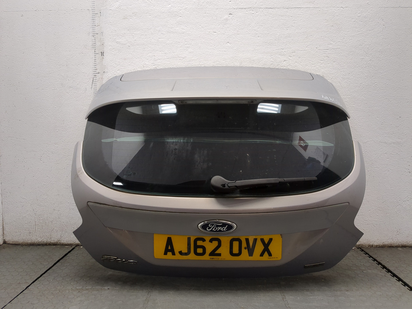 Дверь багажника