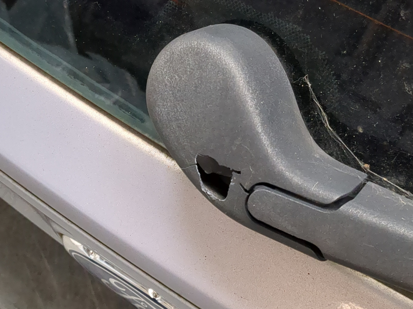 Дверь багажника