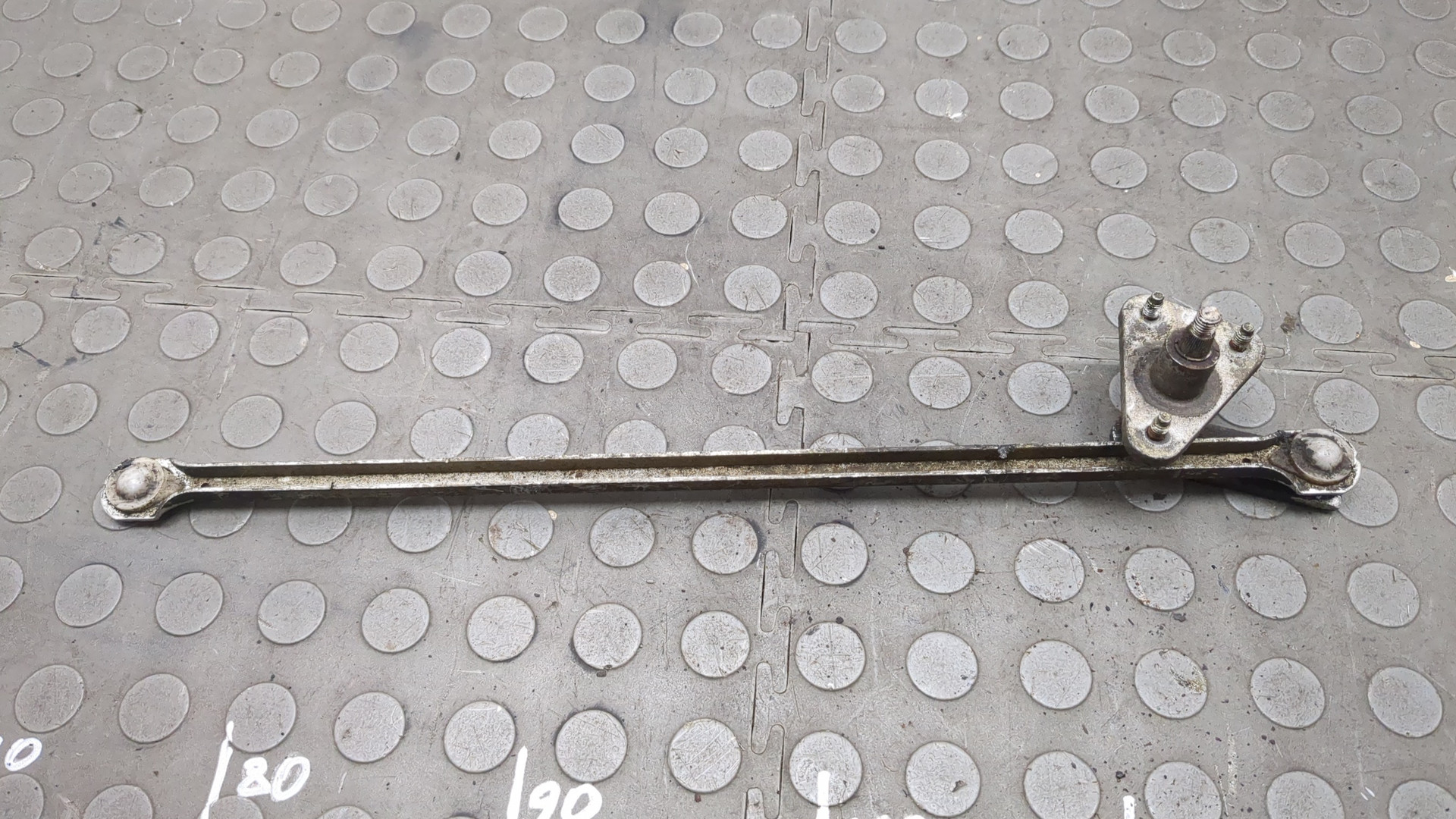 Трапеция стеклоочистителей