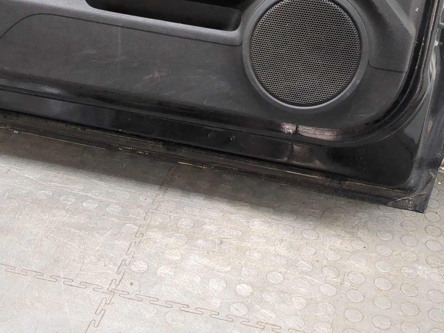 Дверь передняя левая