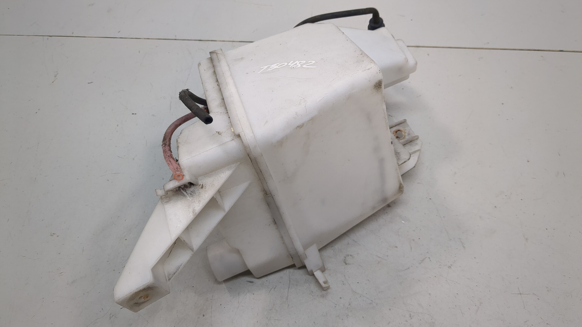 Бачок омывателя лобового стекла