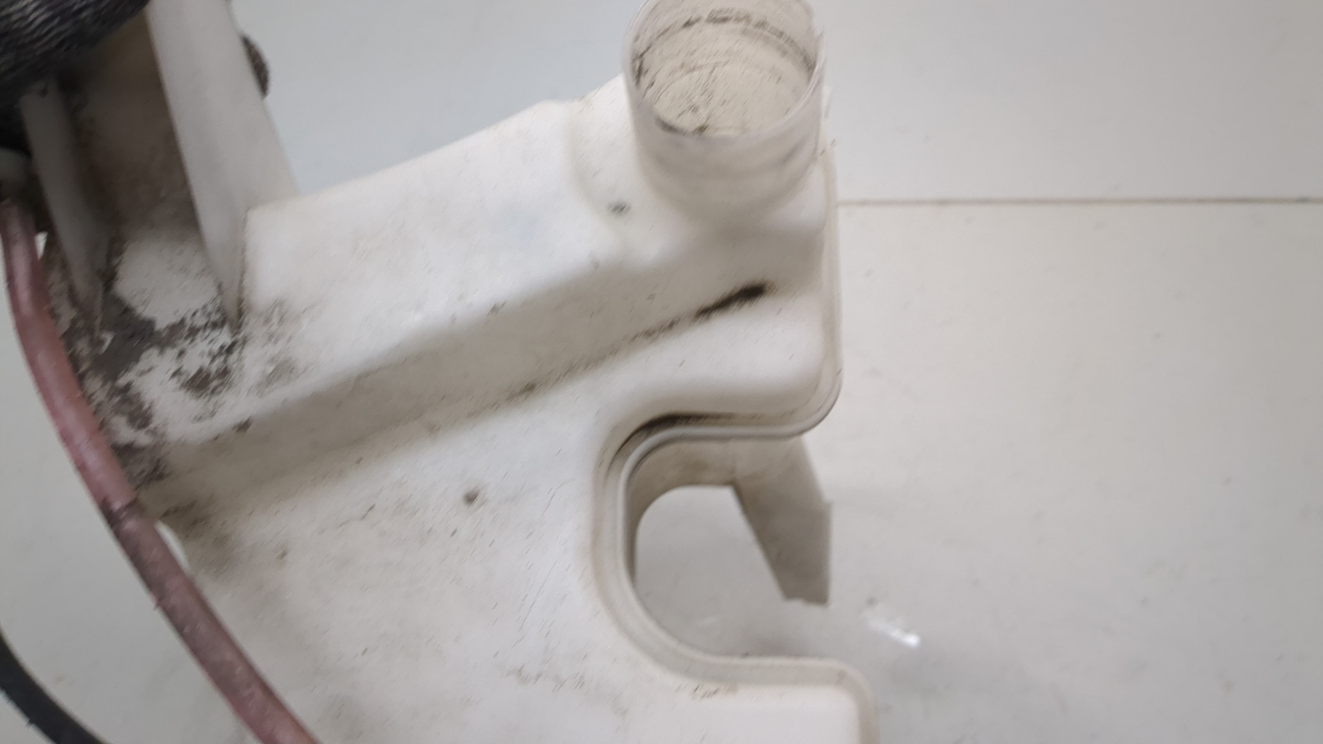 Бачок омывателя лобового стекла