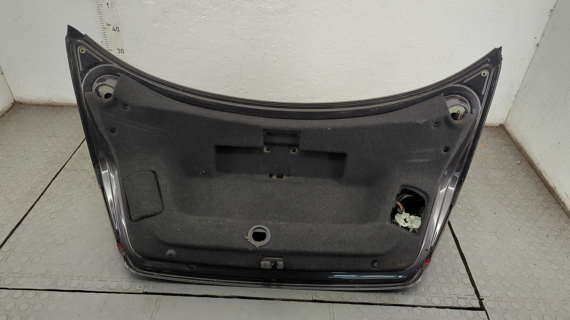 Дверь багажника