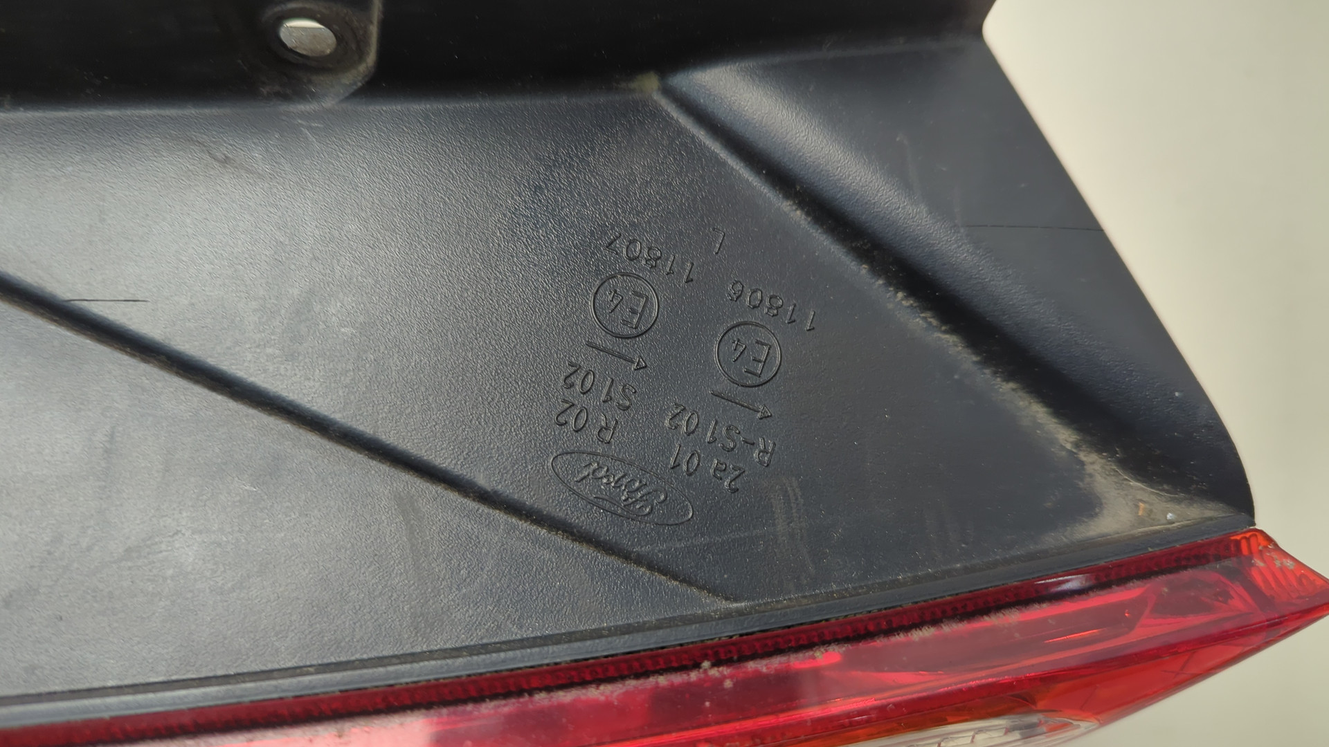 Фонарь задний левый