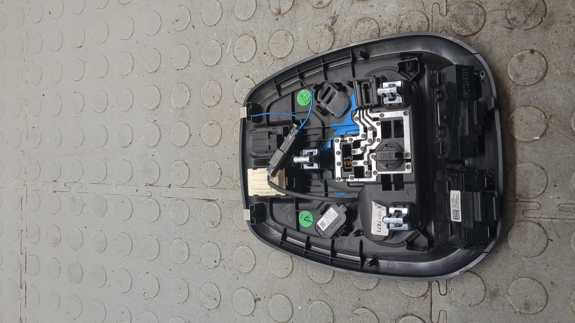 Плафон салонный