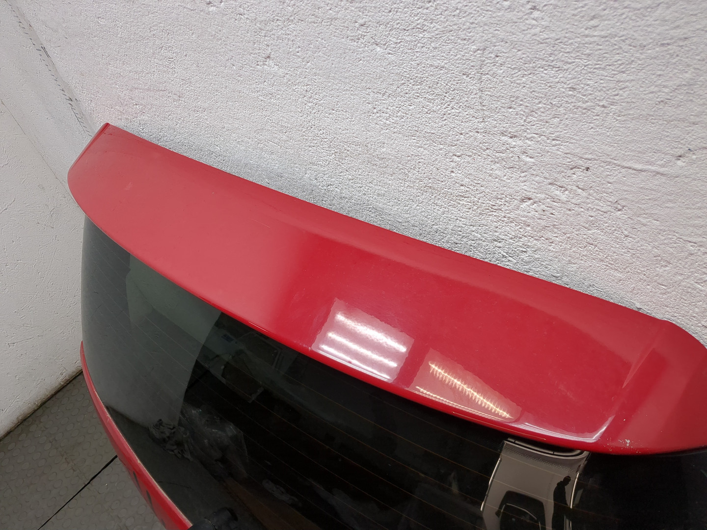 Дверь багажника