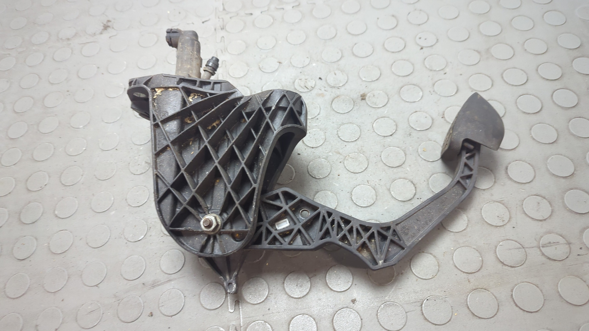 Педаль сцепления