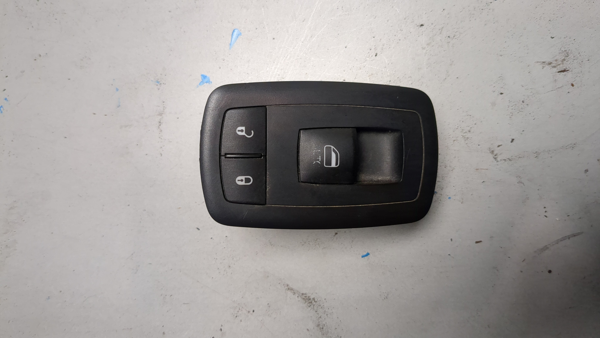 Кнопка стеклоподъемника