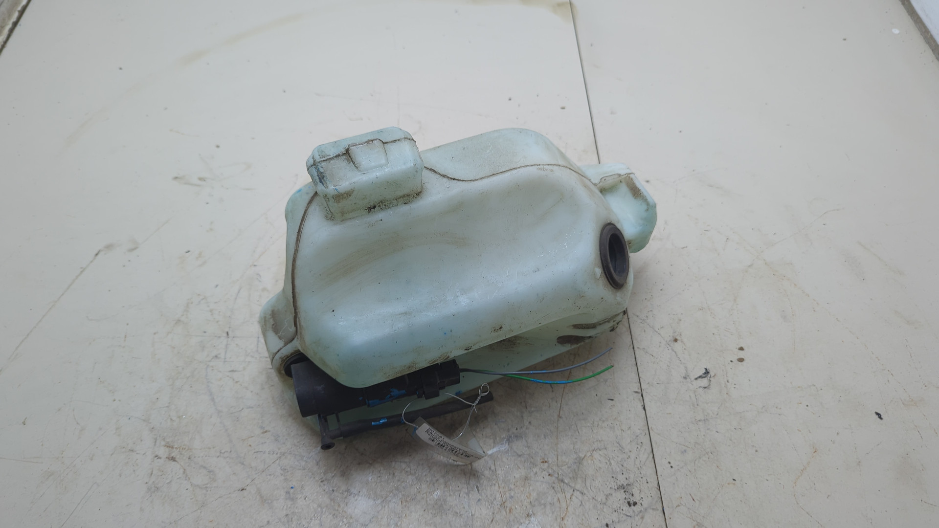 Бачок омывателя лобового стекла