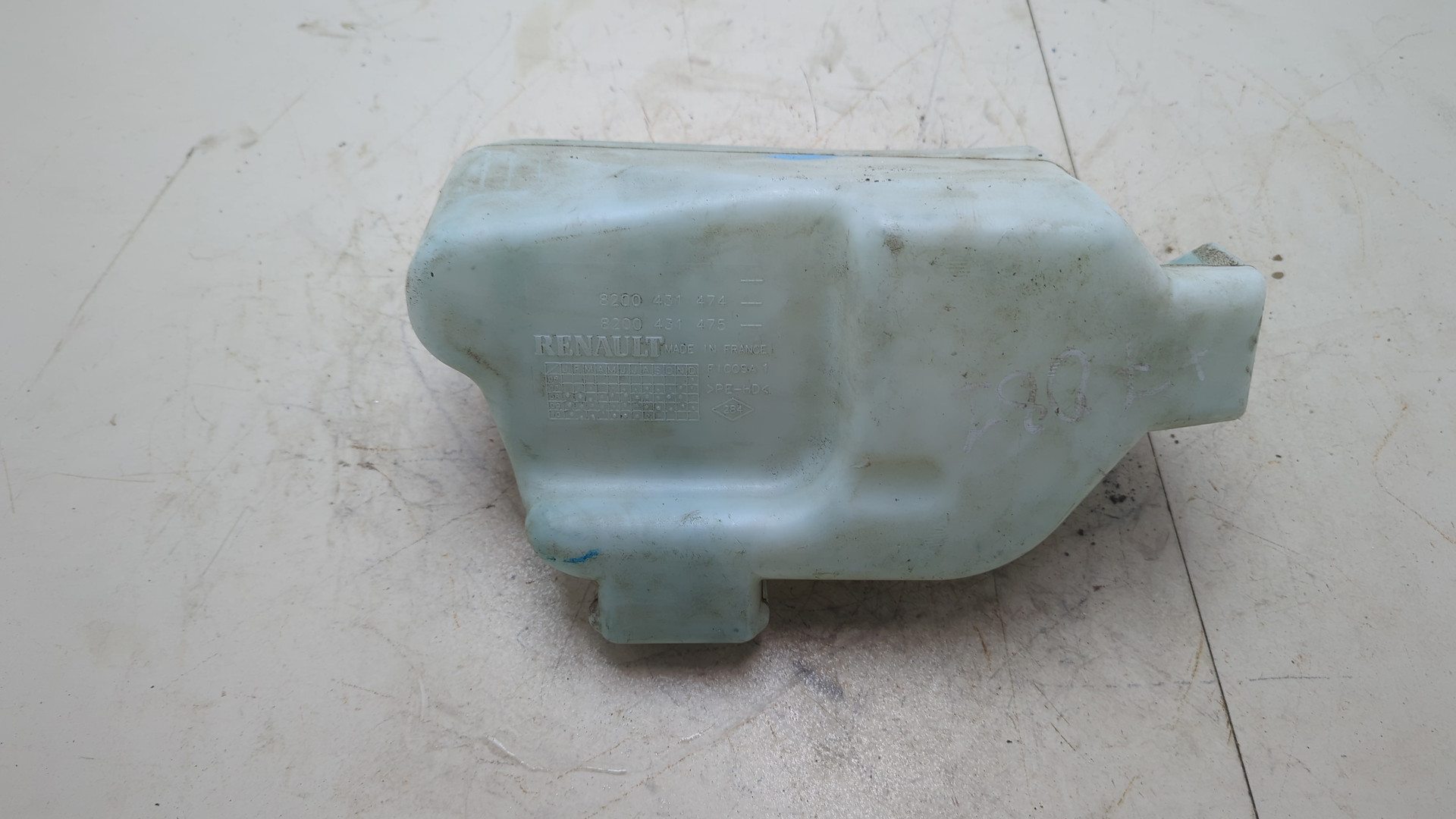 Бачок омывателя лобового стекла