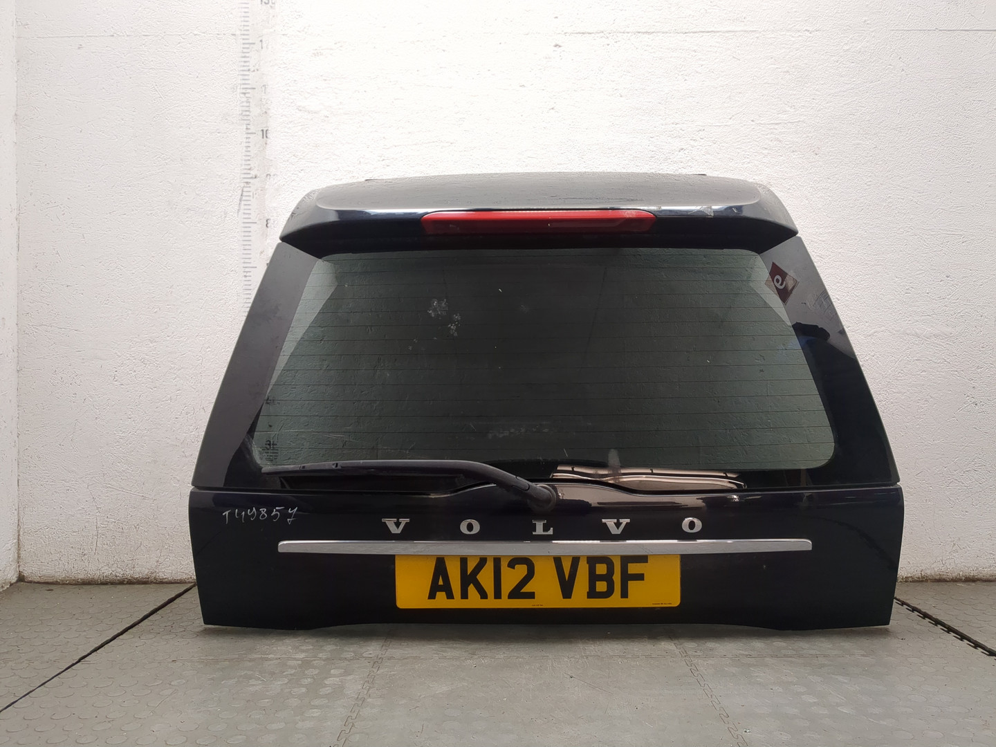 Дверь багажника