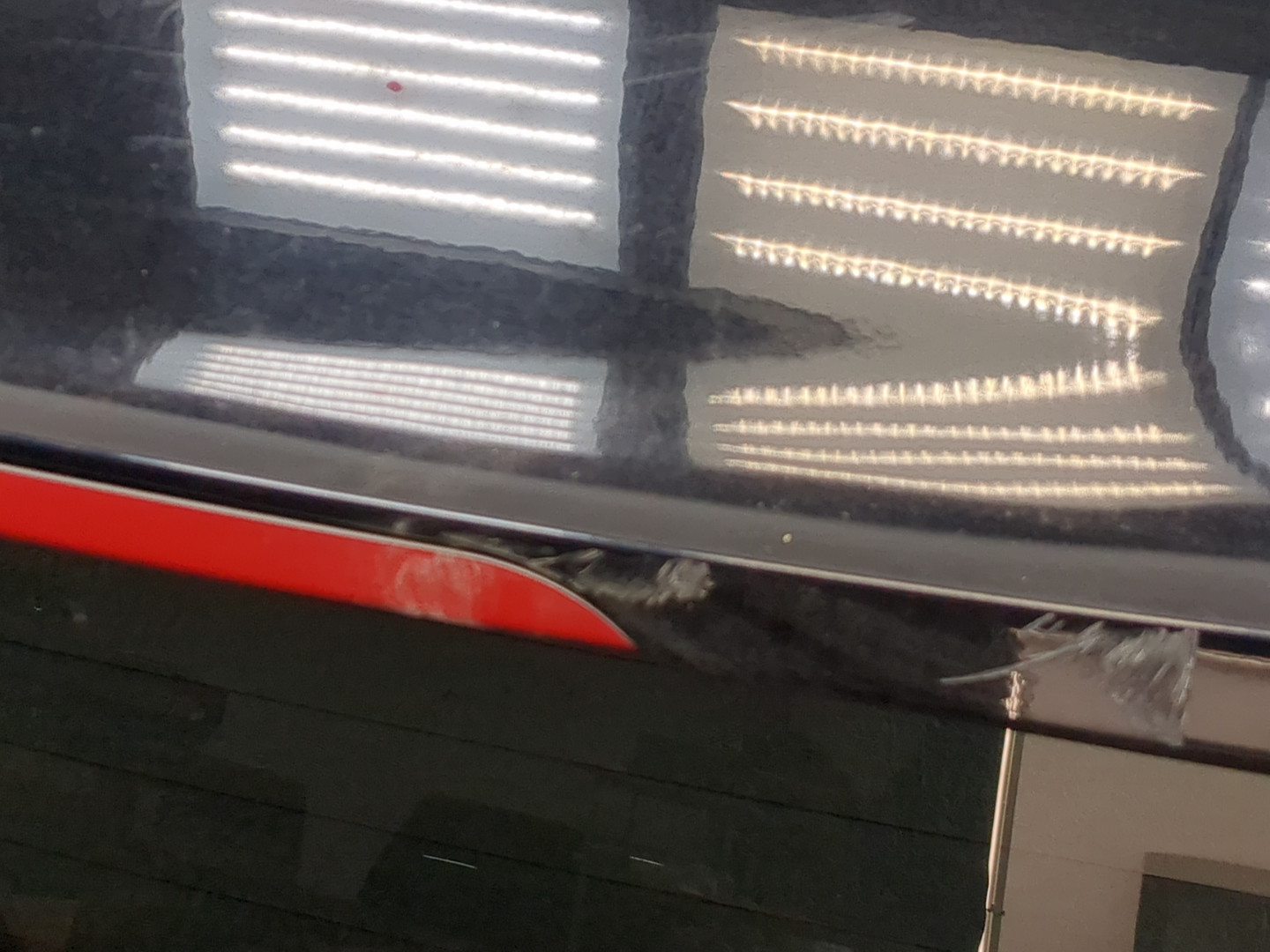 Дверь багажника