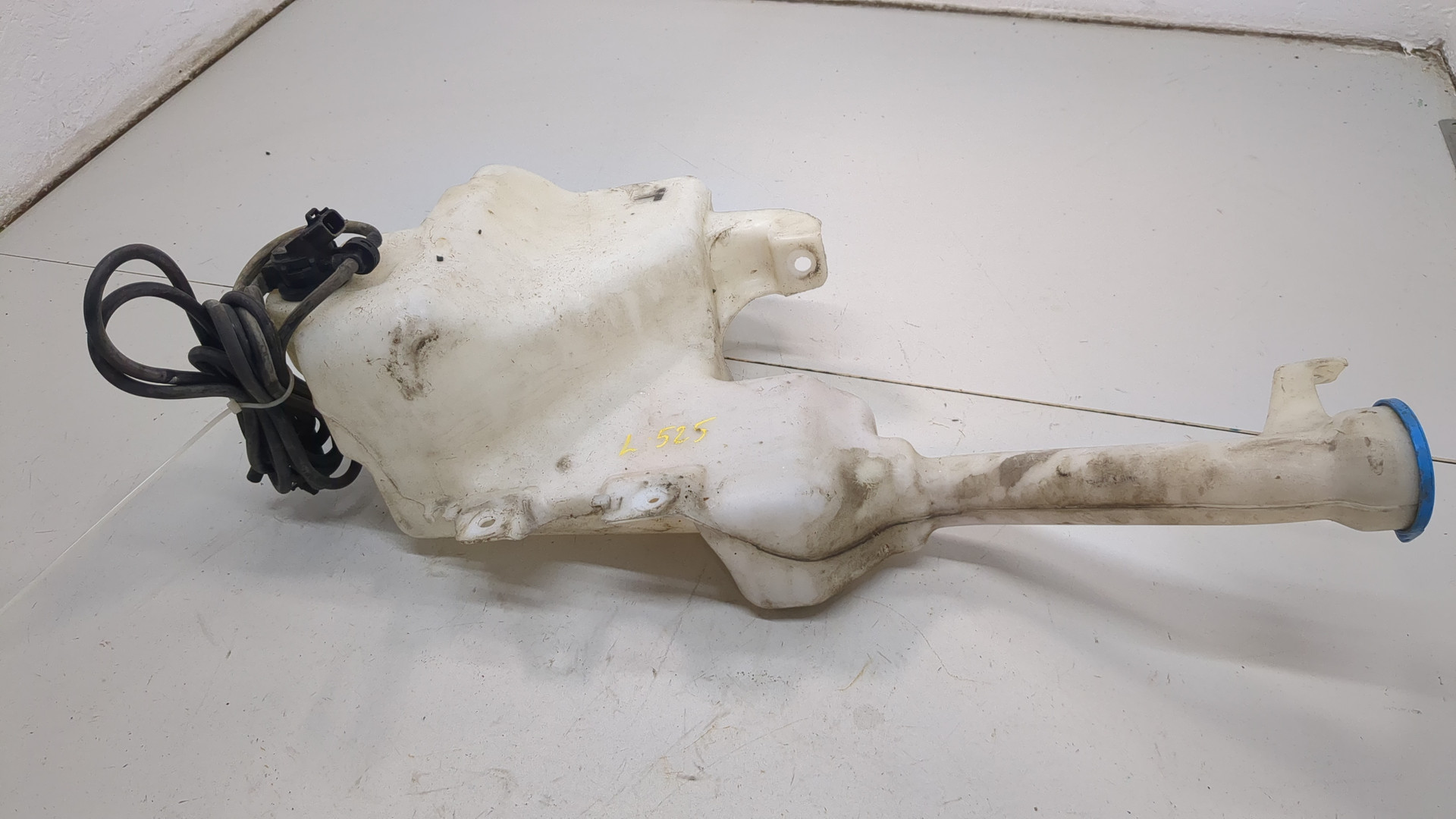 Бачок омывателя лобового стекла