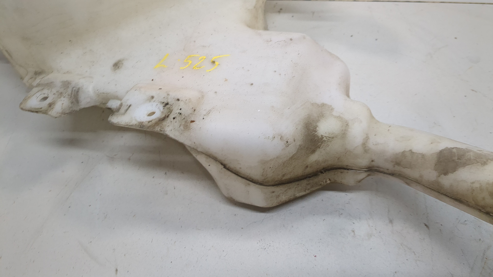 Бачок омывателя лобового стекла