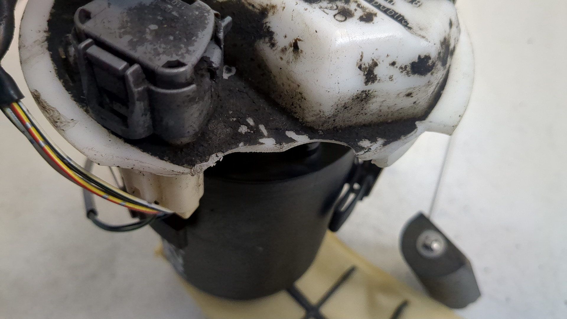 Насос топливный электрический