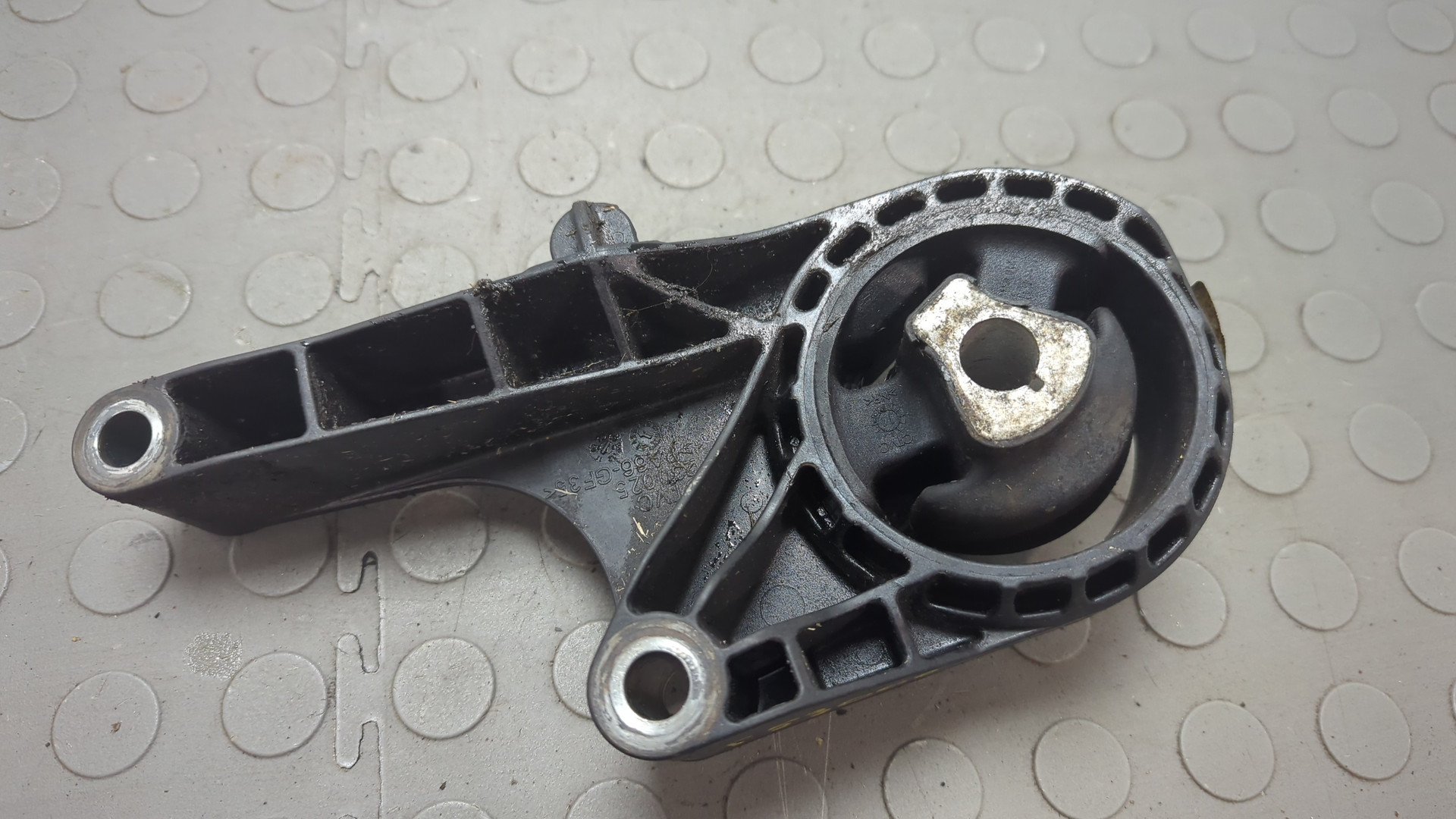 Опора двигателя