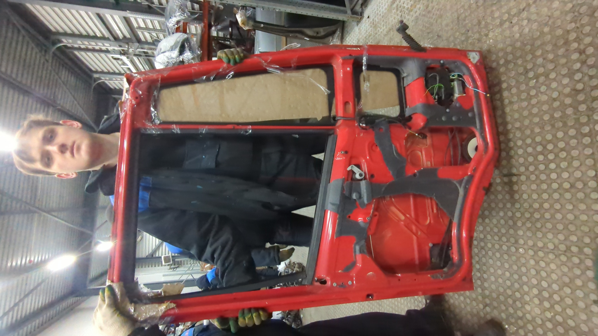 Дверь передняя левая