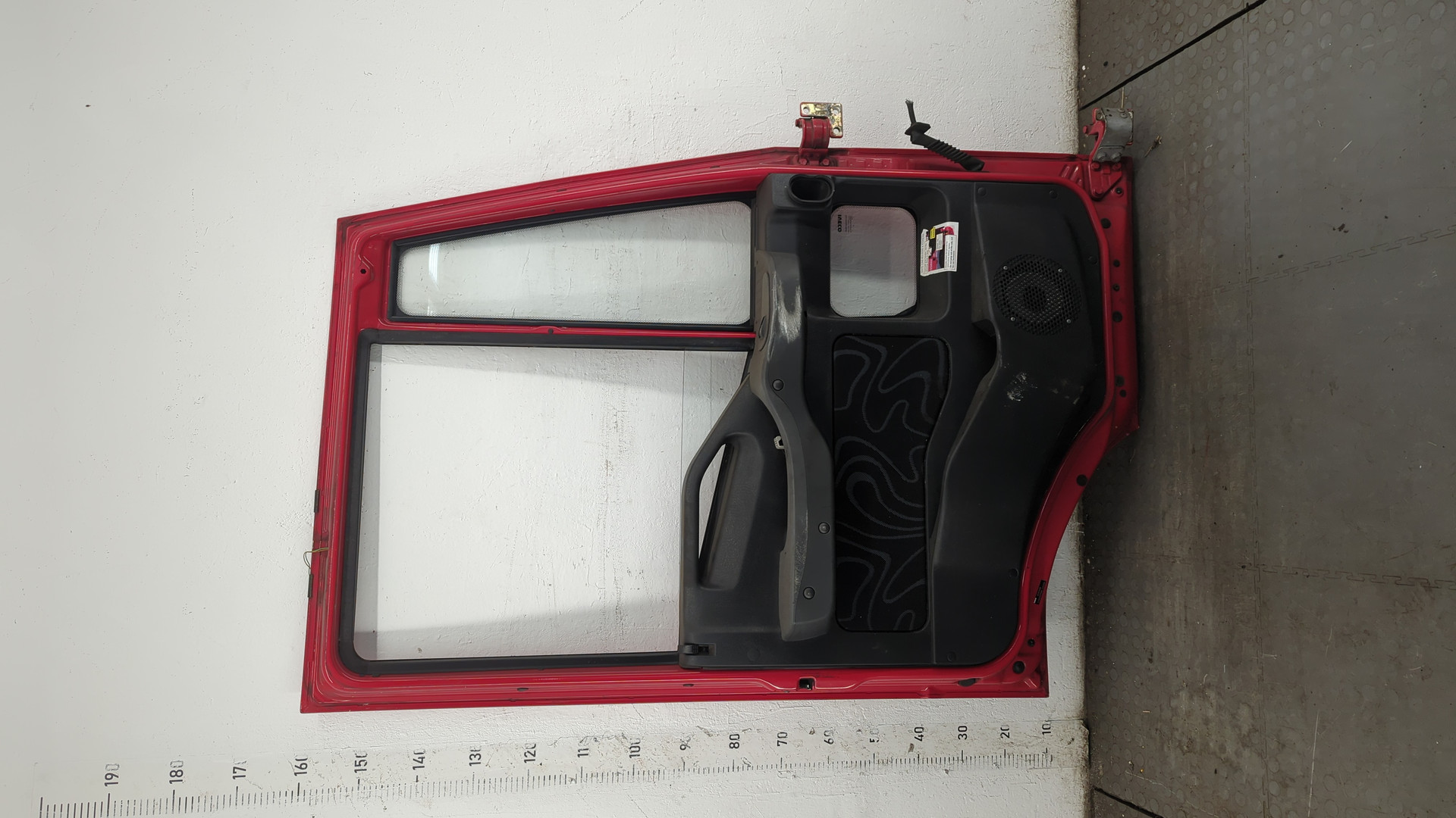 Дверь передняя левая