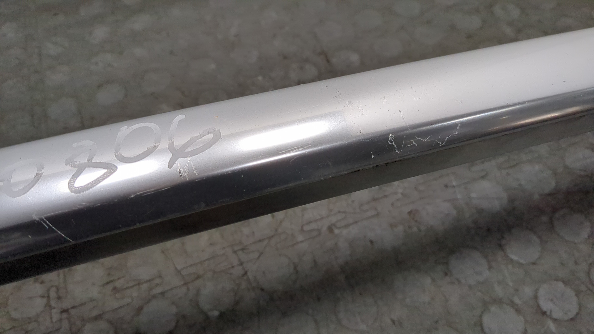 Рейлинг (релинг) левый (планка на крышу)