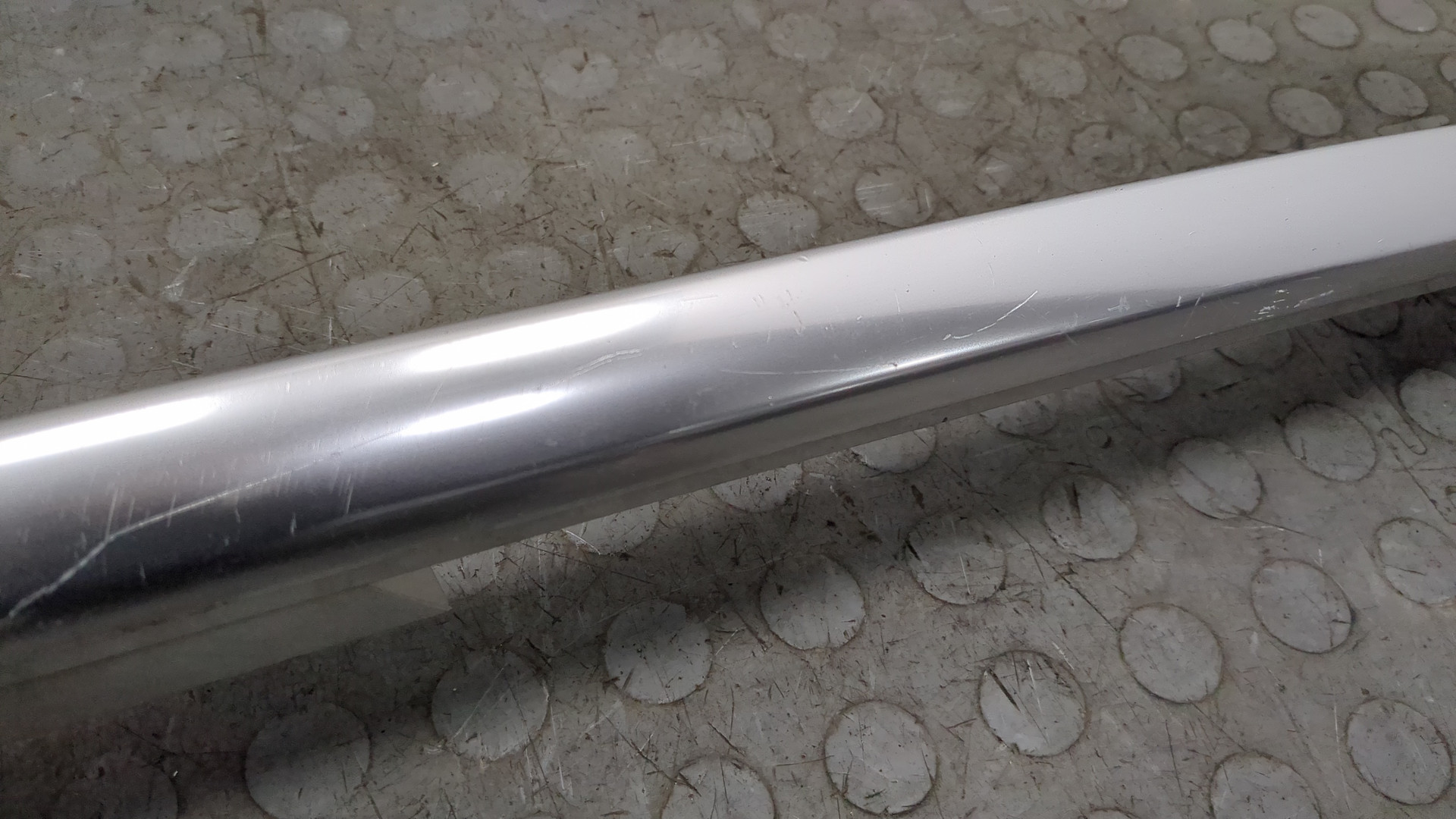 Рейлинг (релинг) левый (планка на крышу)