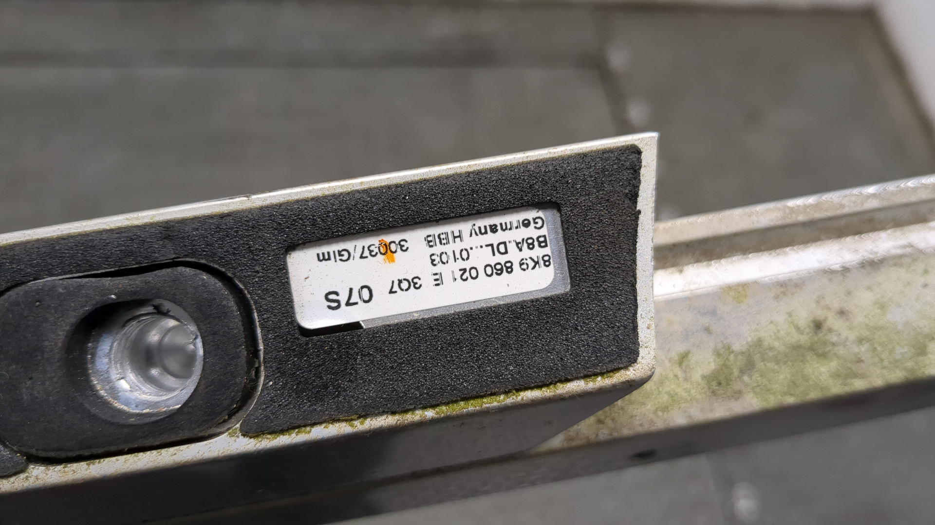 Рейлинг (релинг) левый (планка на крышу)